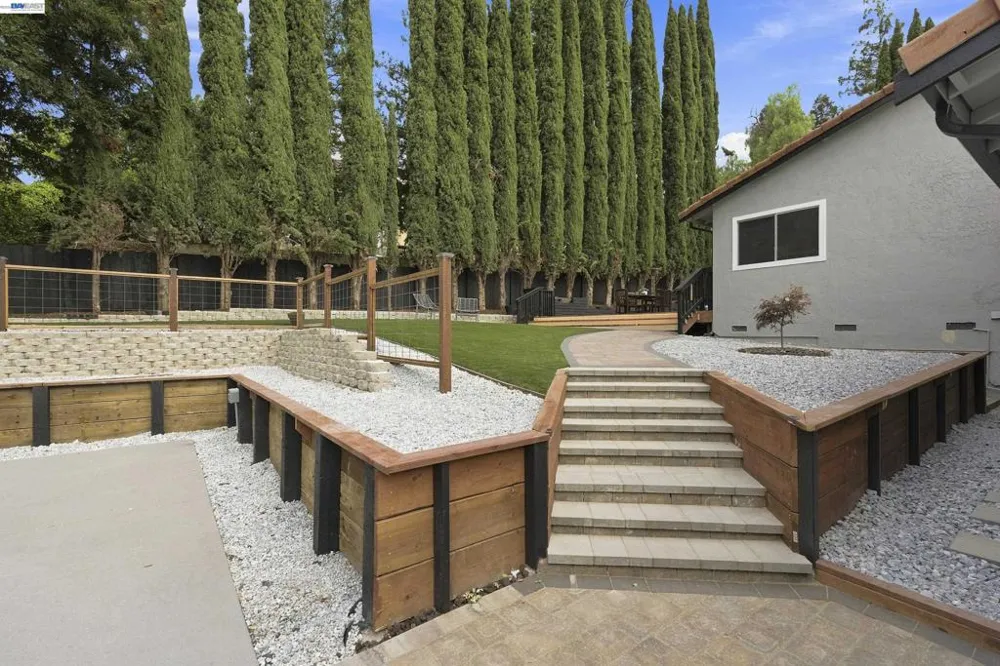 1084 Jamie Dr Concord, CA 94518