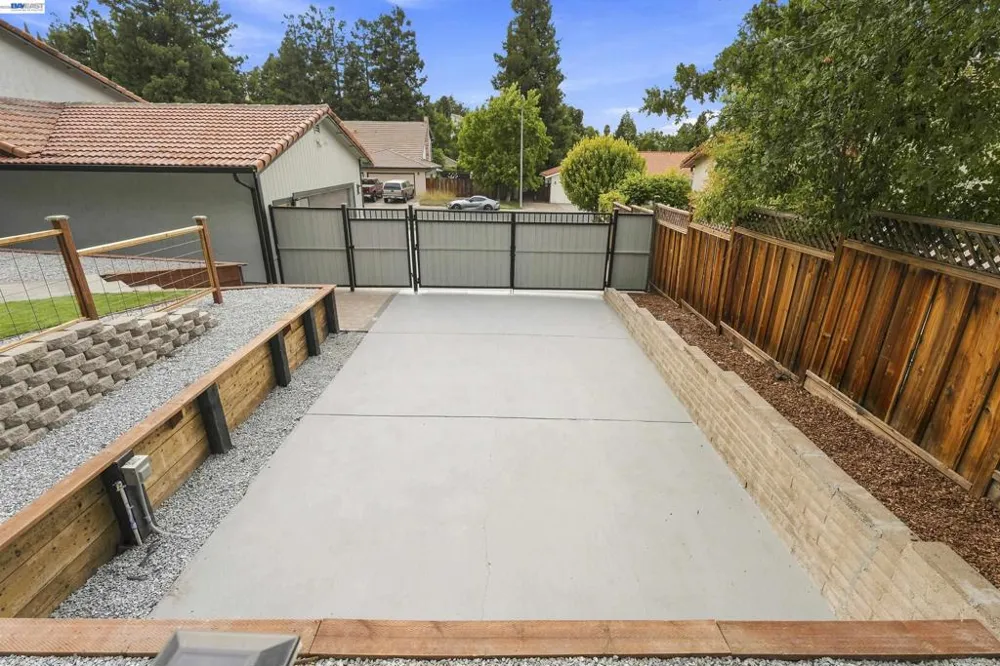1084 Jamie Dr Concord, CA 94518
