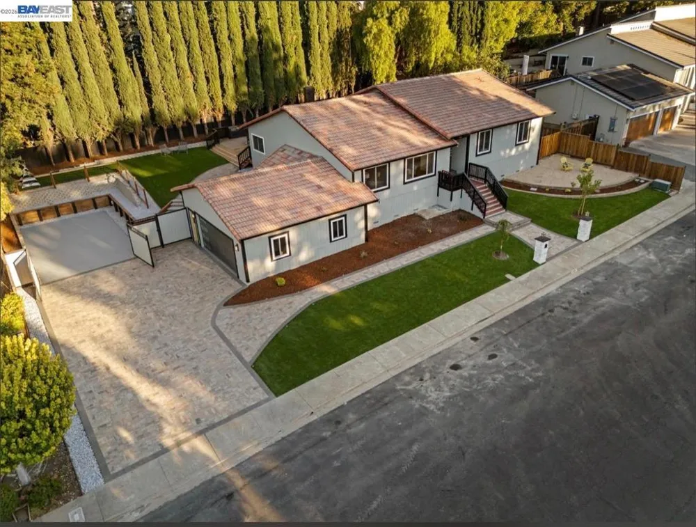 1084 Jamie Dr Concord, CA 94518
