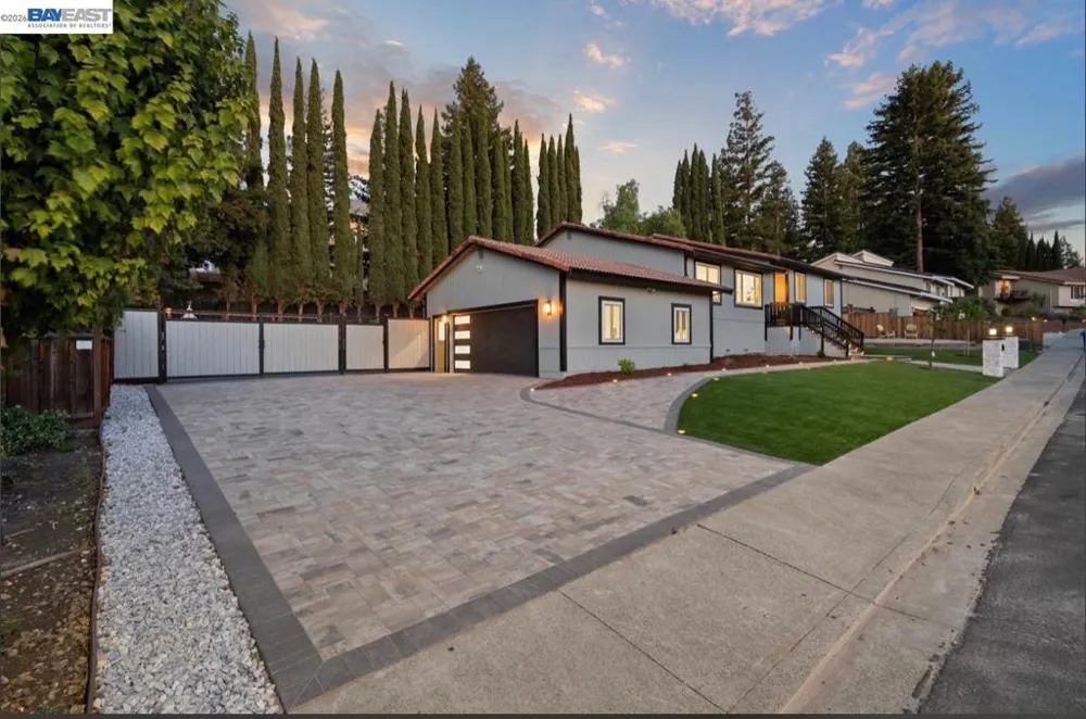 1084 Jamie Dr Concord, CA 94518