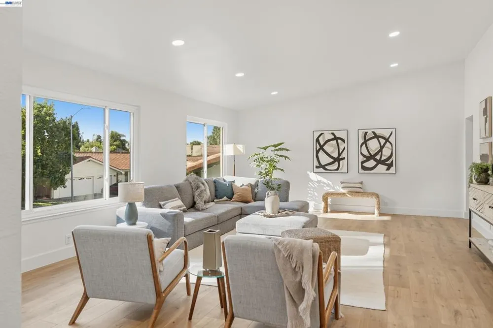 1084 Jamie Dr Concord, CA 94518
