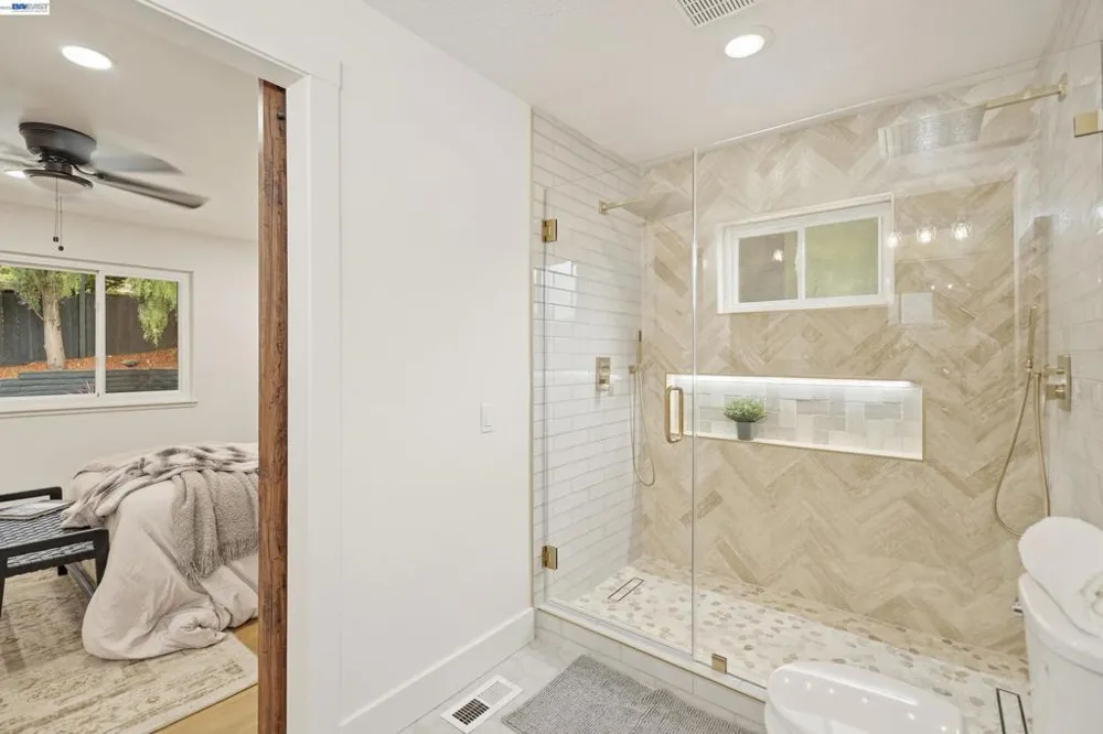 1084 Jamie Dr Concord, CA 94518
