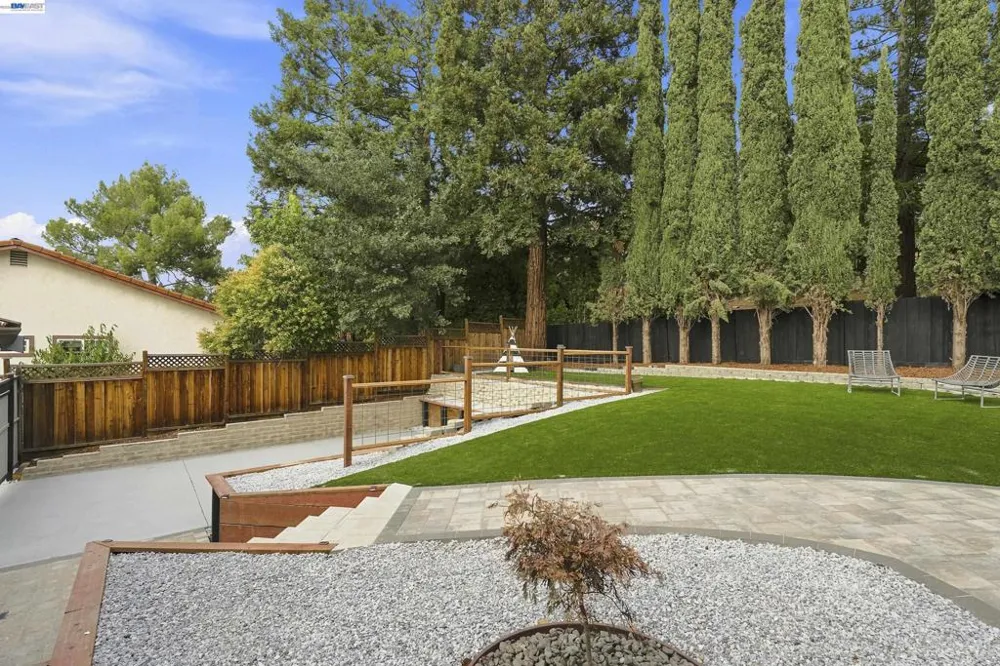 1084 Jamie Dr Concord, CA 94518