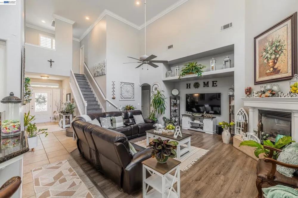 3448 E Howard Ct Visalia, CA 93292