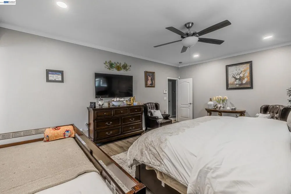 3448 E Howard Ct Visalia, CA 93292