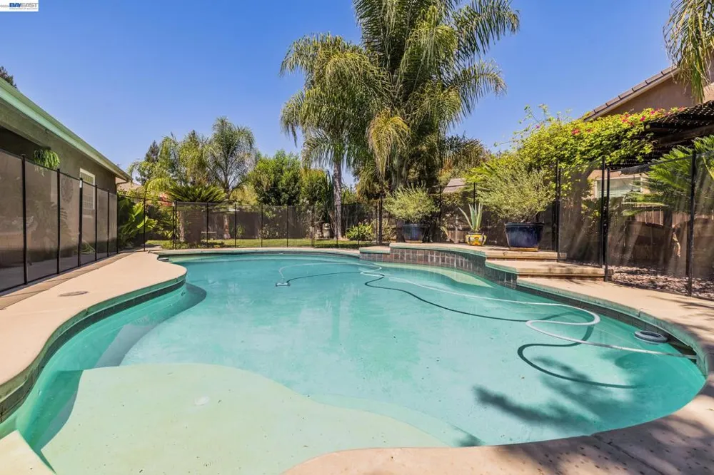 3448 E Howard Ct Visalia, CA 93292