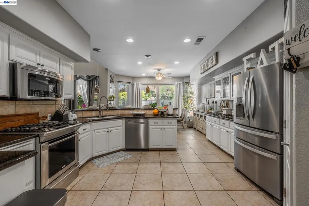 3448 E Howard Ct Visalia, CA 93292