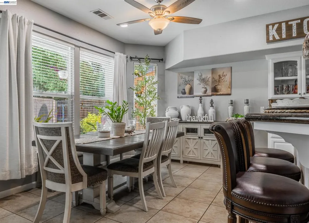 3448 E Howard Ct Visalia, CA 93292
