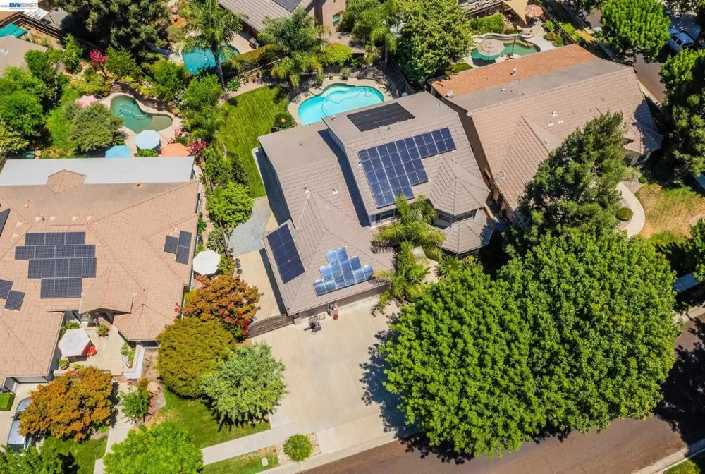 3448 E Howard Ct Visalia, CA 93292