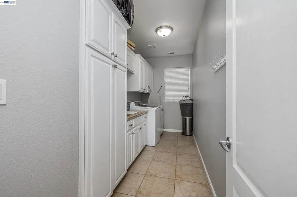 3448 E Howard Ct Visalia, CA 93292