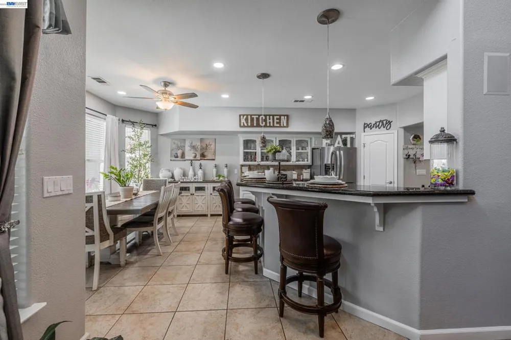 3448 E Howard Ct Visalia, CA 93292