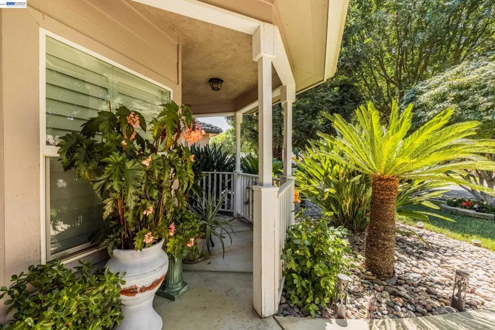 3448 E Howard Ct Visalia, CA 93292