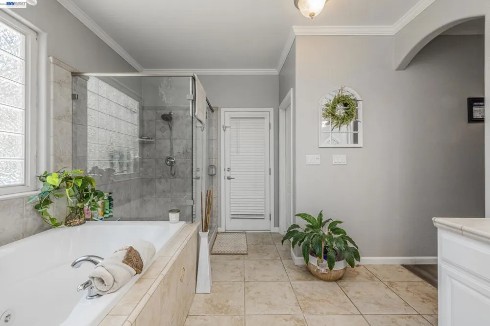 3448 E Howard Ct Visalia, CA 93292