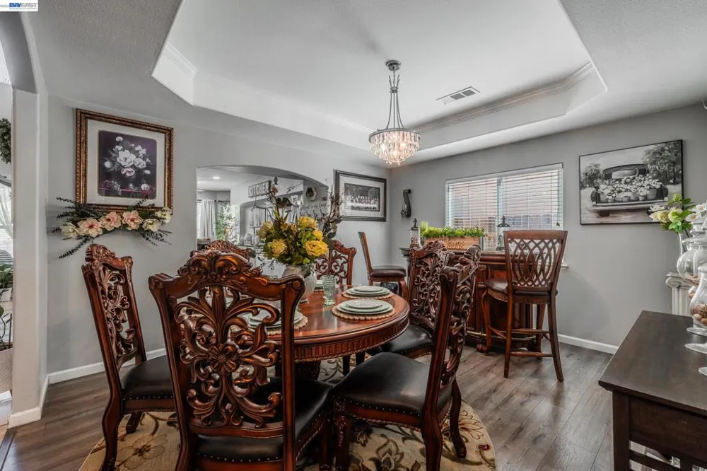 3448 E Howard Ct Visalia, CA 93292
