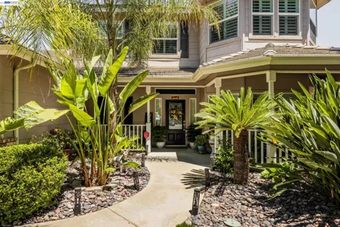 3448 E Howard Ct