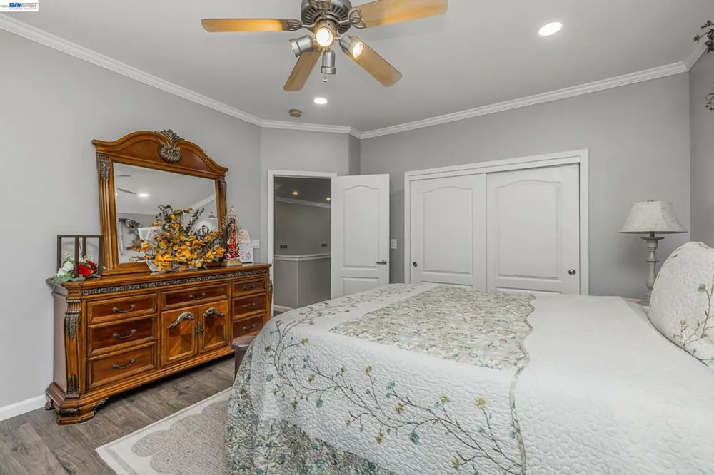 3448 E Howard Ct Visalia, CA 93292