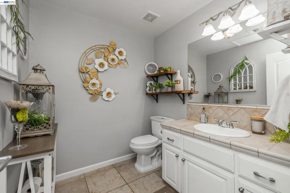 3448 E Howard Ct Visalia, CA 93292