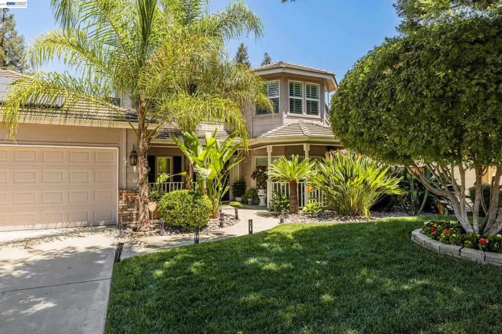 3448 E Howard Ct Visalia, CA 93292