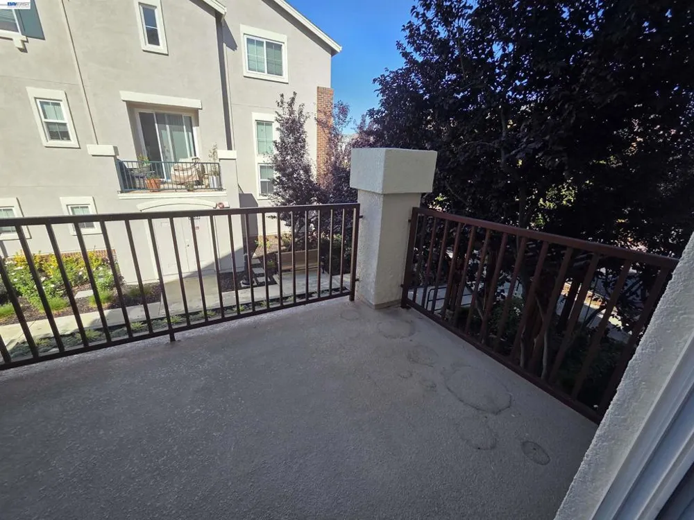 2985 First Street Livermore, CA 94551