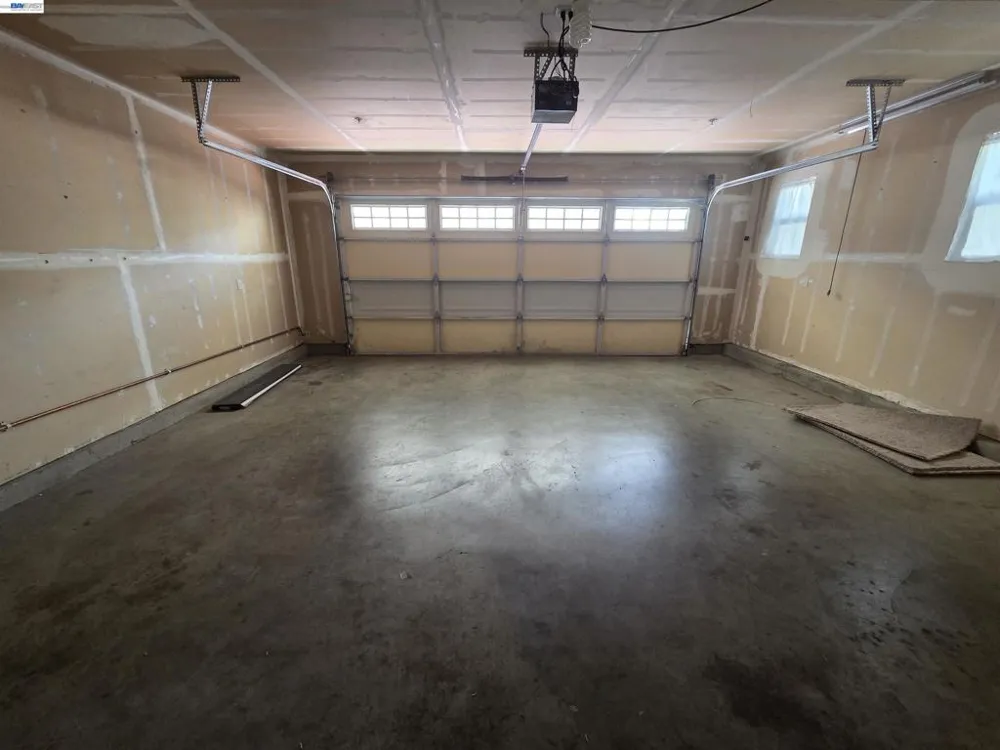 2985 First Street Livermore, CA 94551