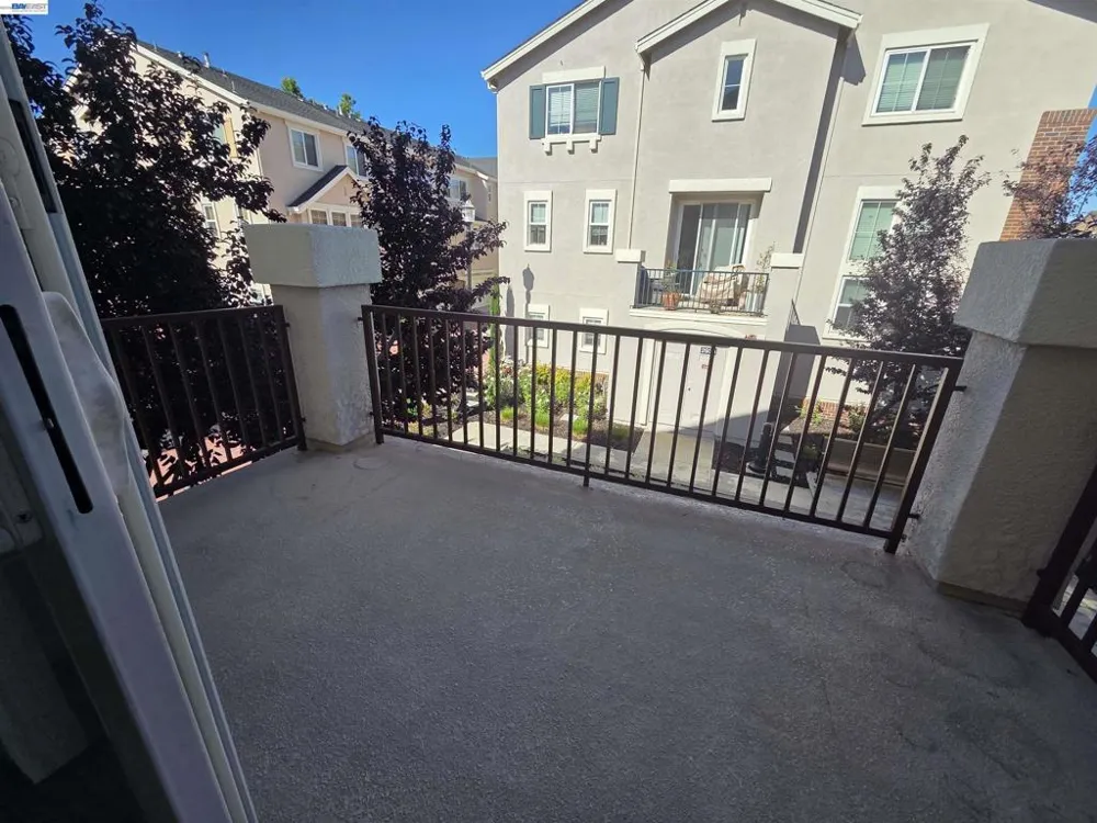 2985 First Street Livermore, CA 94551