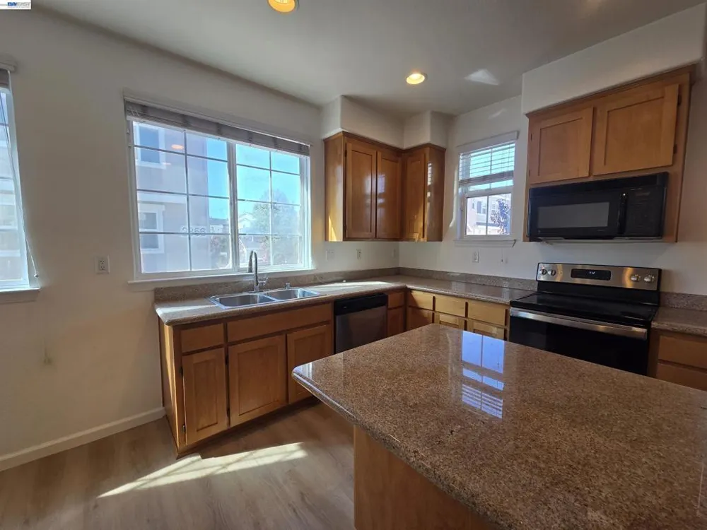 2985 First Street Livermore, CA 94551