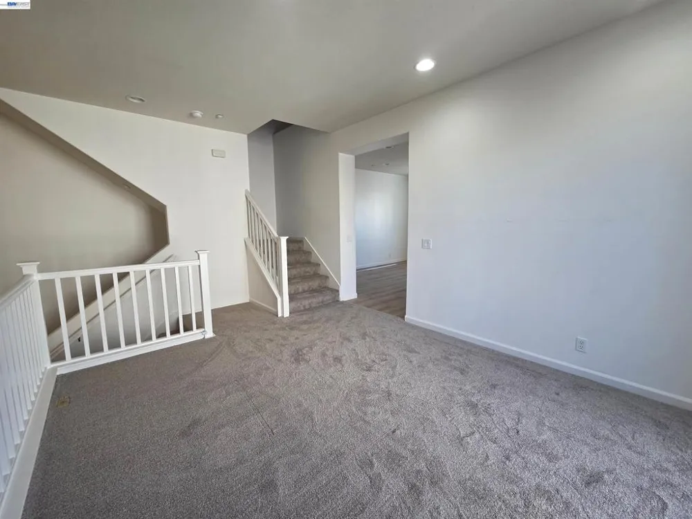 2985 First Street Livermore, CA 94551