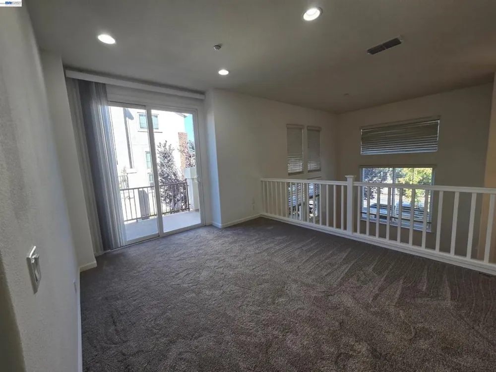 2985 First Street Livermore, CA 94551