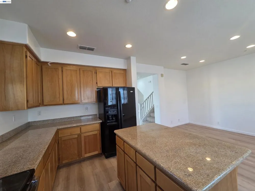 2985 First Street Livermore, CA 94551