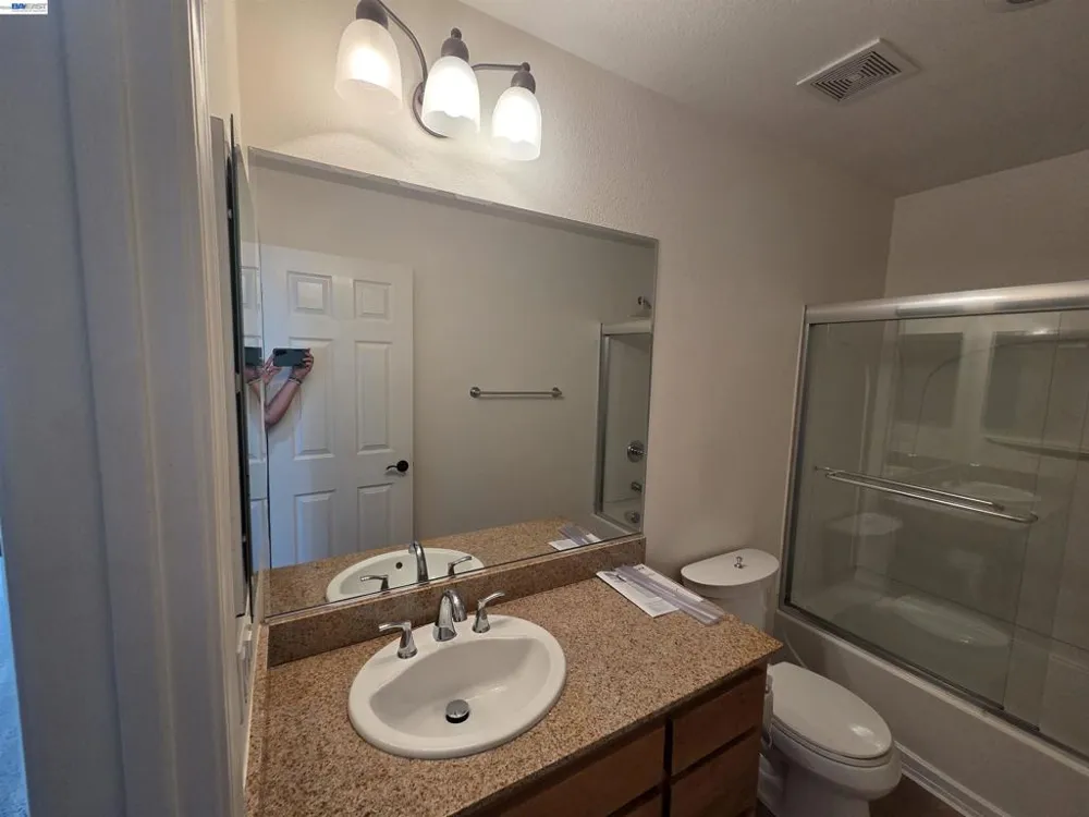 2985 First Street Livermore, CA 94551