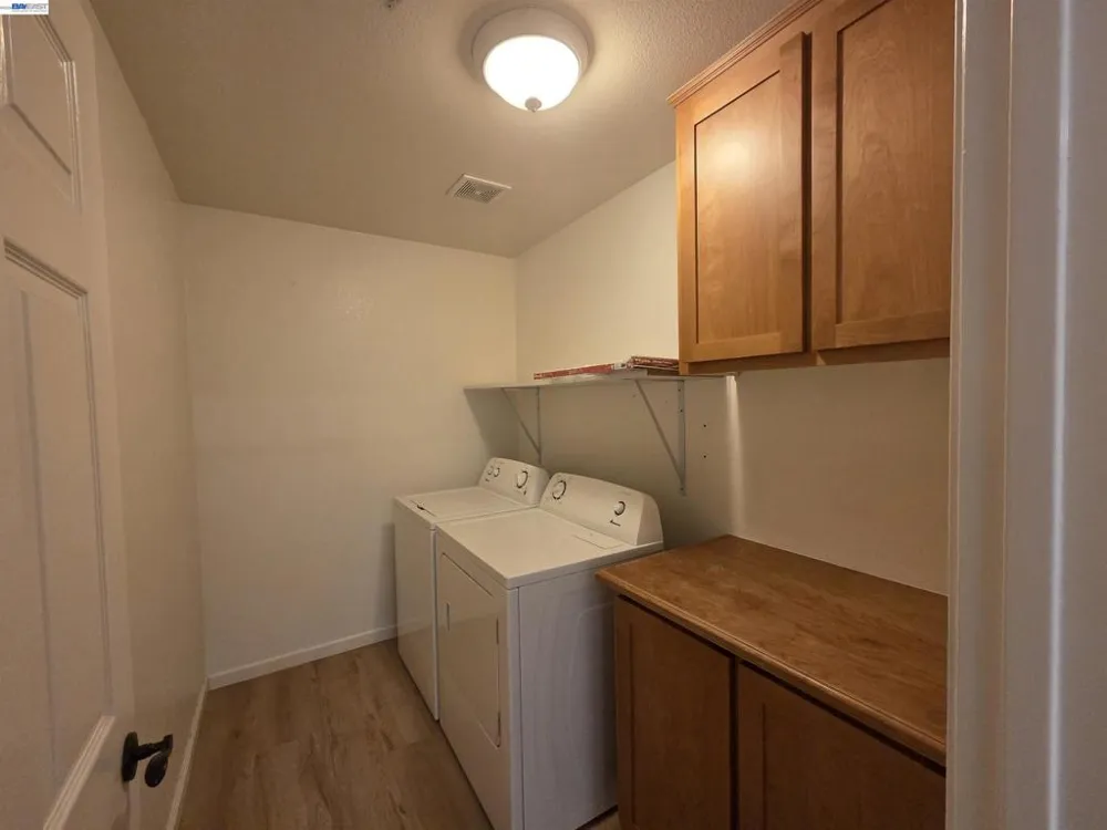 2985 First Street Livermore, CA 94551