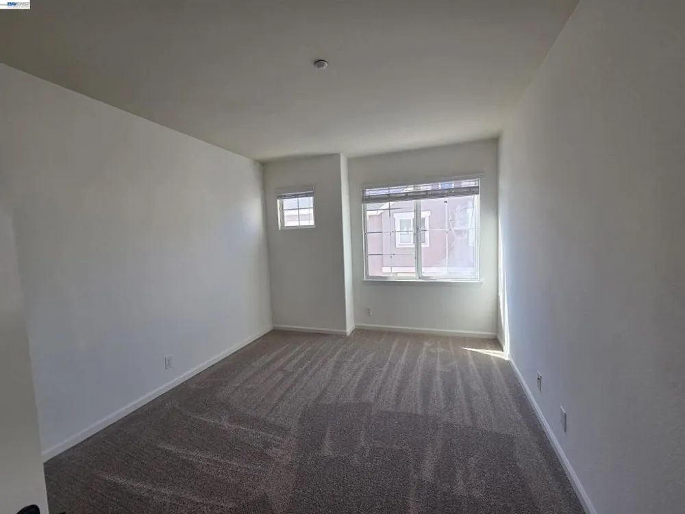 2985 First Street Livermore, CA 94551