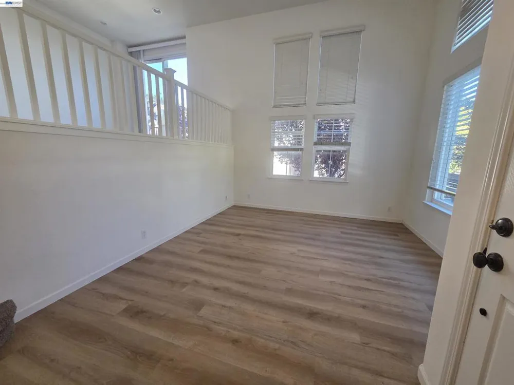 2985 First Street Livermore, CA 94551