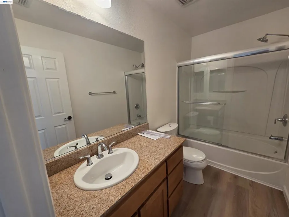 2985 First Street Livermore, CA 94551