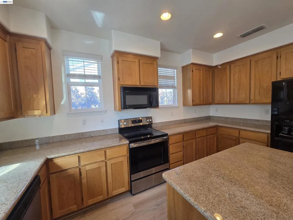 2985 First Street Livermore, CA 94551