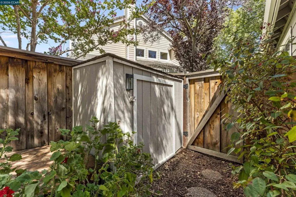 612 Julpun Loop Clayton, CA 94517