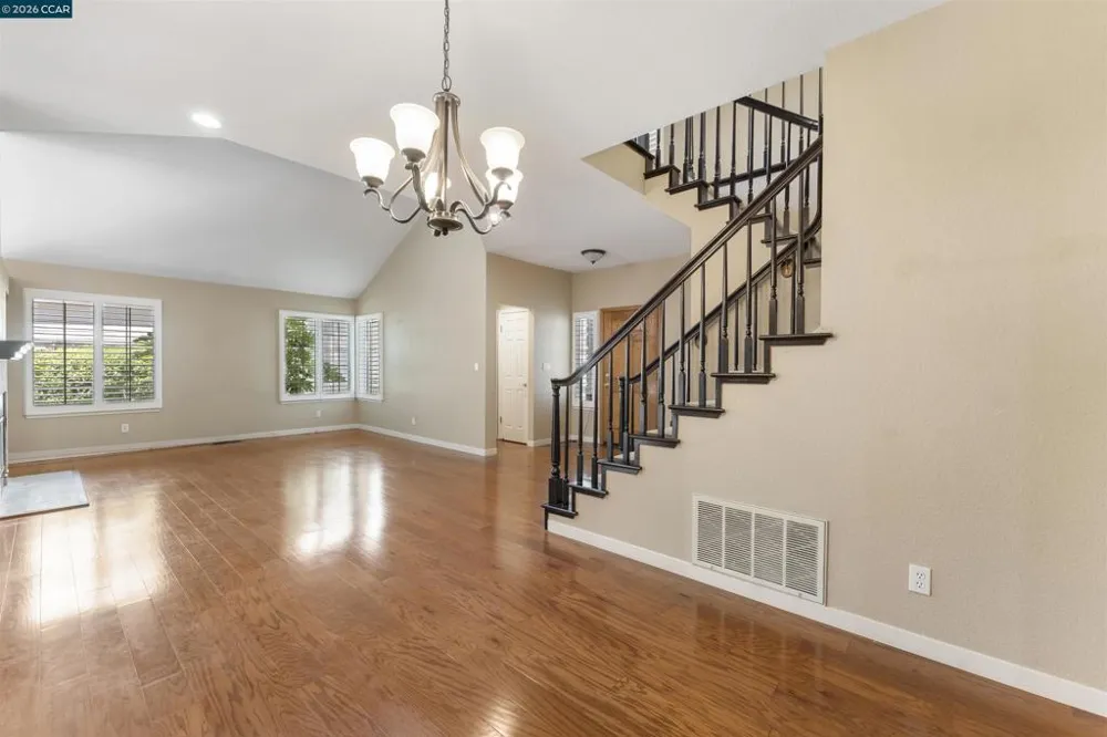 612 Julpun Loop Clayton, CA 94517