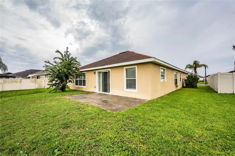 6015 CHAMPLAIN PASS Lakeland, FL 33805