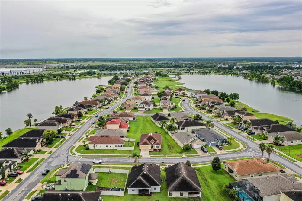 6015 CHAMPLAIN PASS Lakeland, FL 33805