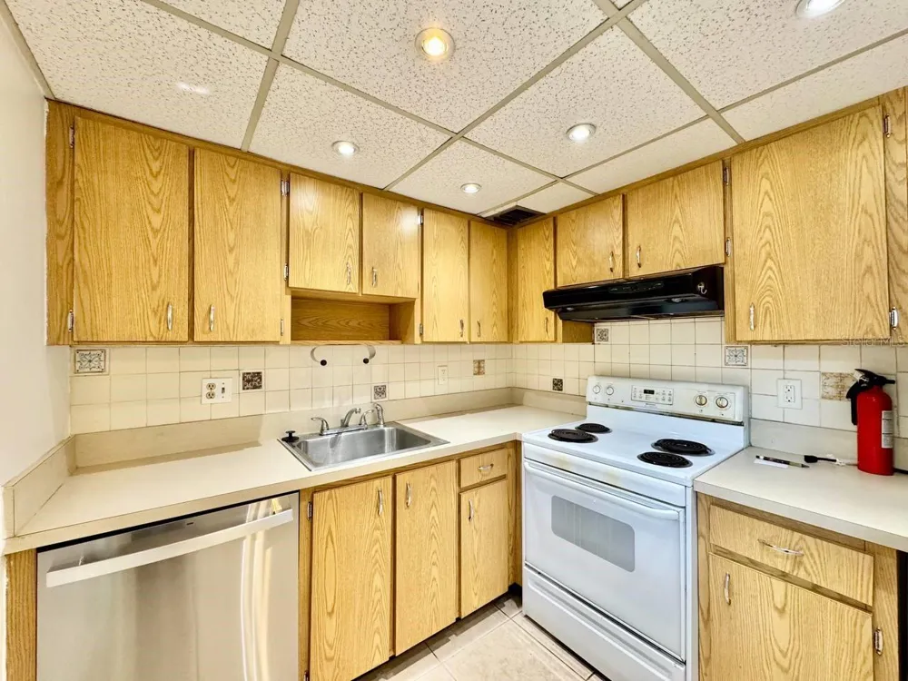 11703 RAINTREE VILLAGE BOULEVARD #C Tampa, FL 33617