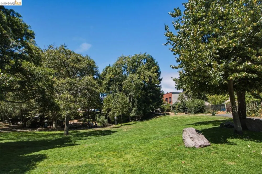 2081 Bonar St Berkeley, CA 94702