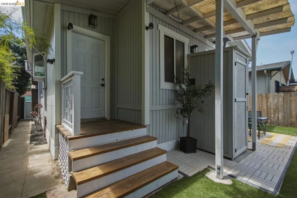 2081 Bonar St Berkeley, CA 94702