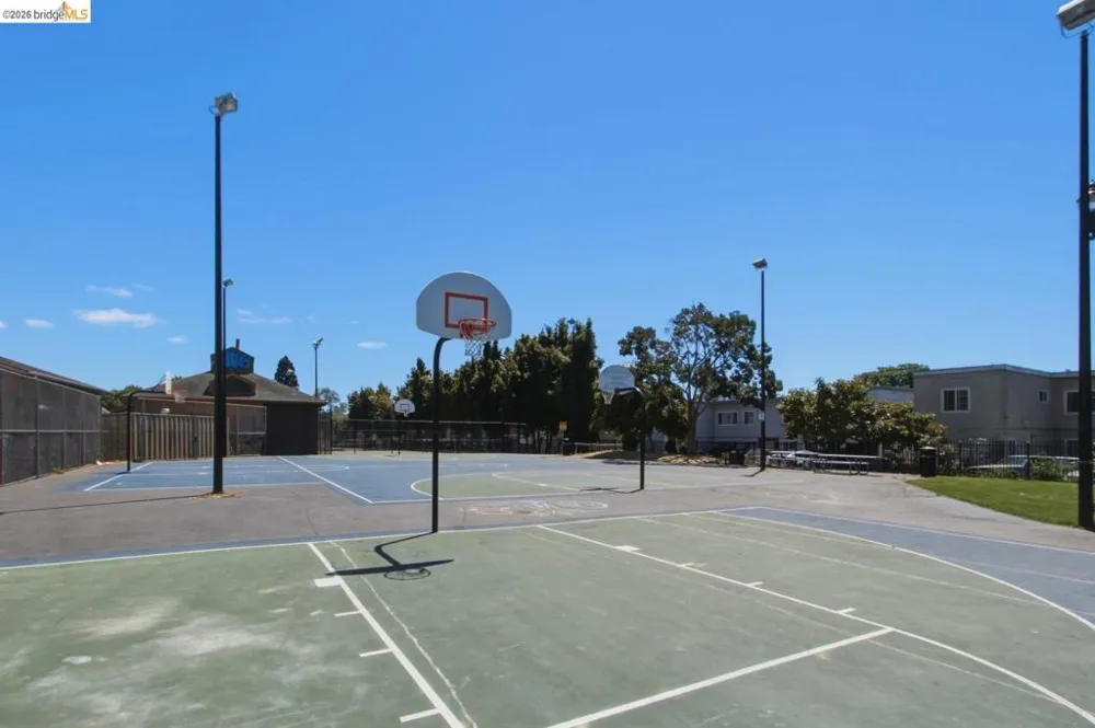 2081 Bonar St Berkeley, CA 94702