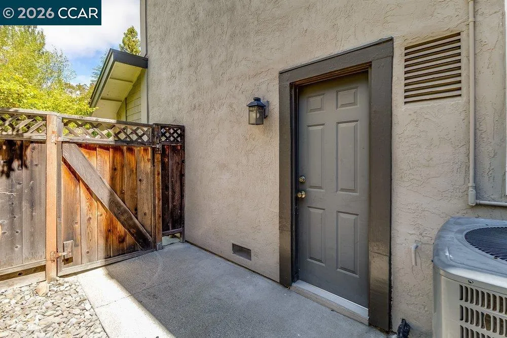 5633 Mount Hood Ct Martinez, CA 94553