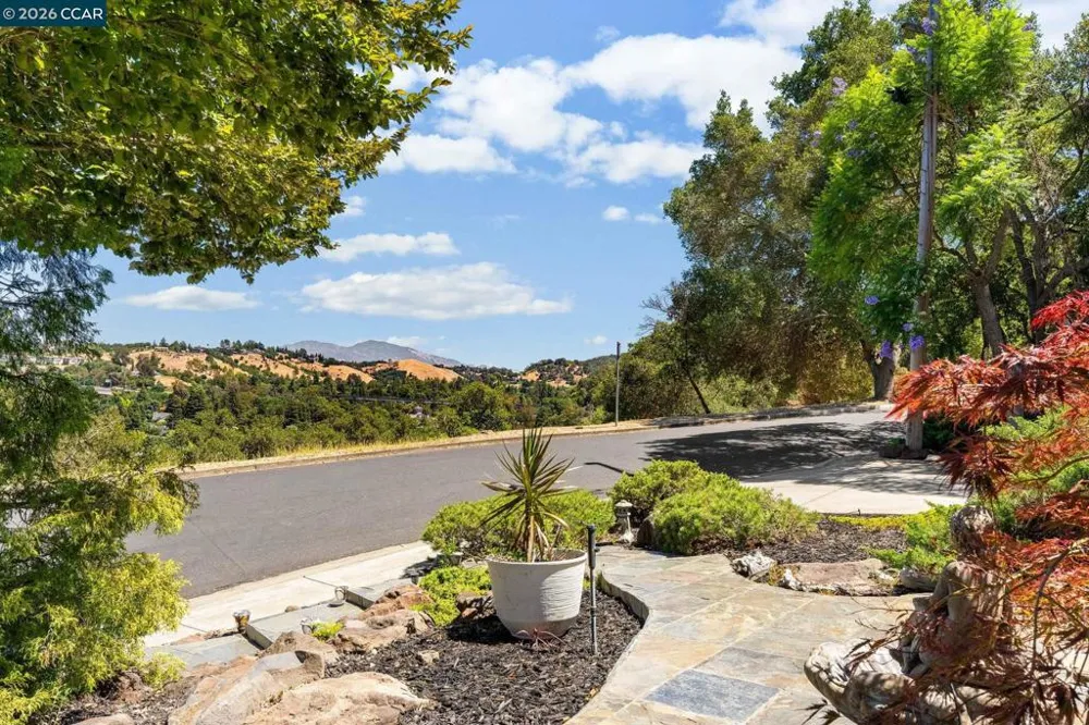 4050 Saint Marys St Martinez, CA 94553