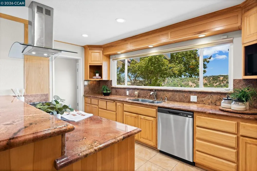 4050 Saint Marys St Martinez, CA 94553