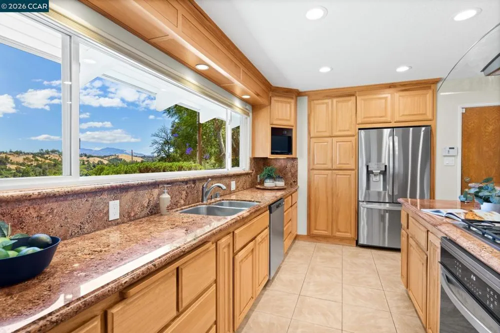 4050 Saint Marys St Martinez, CA 94553