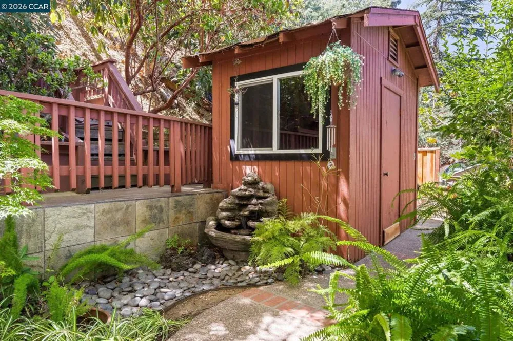 4050 Saint Marys St Martinez, CA 94553