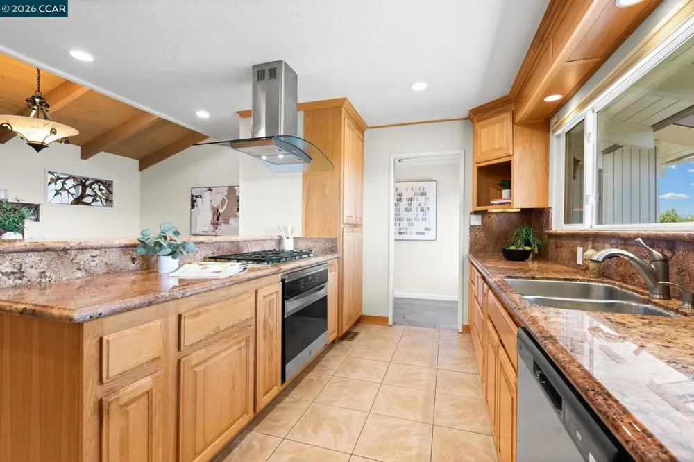 4050 Saint Marys St Martinez, CA 94553