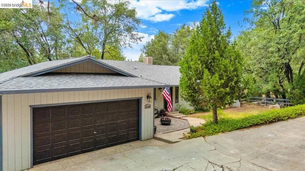 22100 Thunderbolt Dr. Sonora, CA 95370